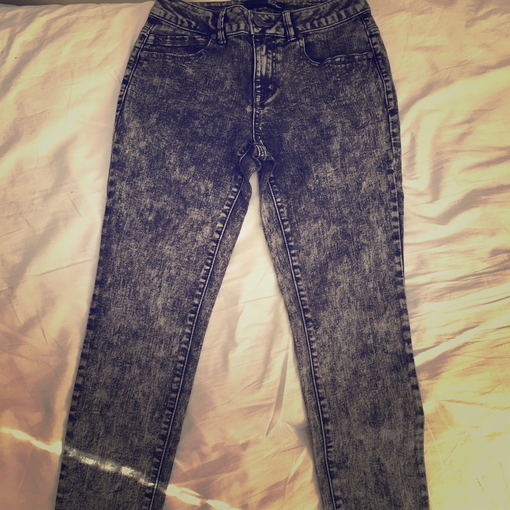 Acid washed high waisted jeans
